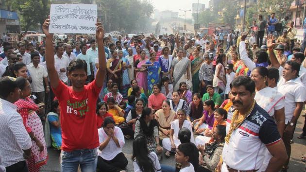 Dalits activists protest in Mumbai against the violence at Bhima Koregaon in Pune.(HT File)