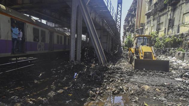 From October till date, 6,500 truckloads of garbage have been taken away.(Pratik Chorge/HT Photo)