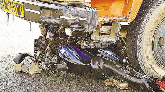 Santiosh Chandrakant was run over by the truck after he slipped and fell while riding his Activa.(HT REPRESENTATIVE PHOTO)