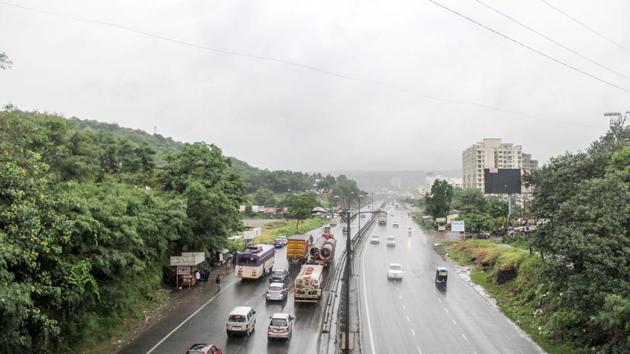 The lane kilometer method involves measuring the length of each new lane that is built instead of counting the overall length of the highway.(HT File Photo)