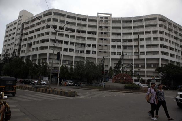 Mithibai college is on the institutes from the city that recently received academic autonomy from UGC.(HT file)
