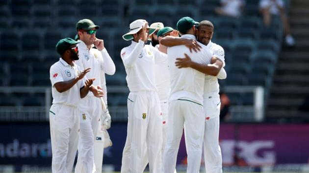 The final day of the fourth Test began with South Africa needing seven wickets to win. Vernon Philander gave the hosts the perfect start with quick wickets. (REUTERS) 