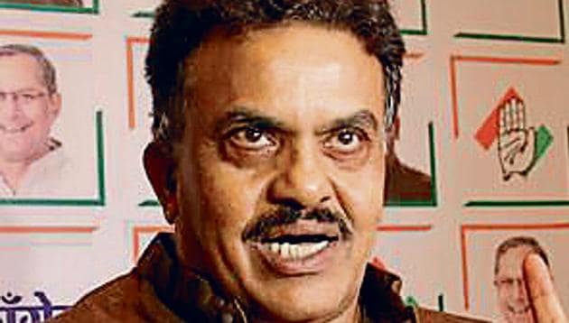 In December, RInfra signed an agreement with Adani Transmission to sell its Mumbai power business to the latter for Rs18,800 crore.(HT FILE) In December, RInfra signed an agreement with Adani Transmission to sell its Mumbai power business to the latter for Rs18,800 crore.(HT FILE)