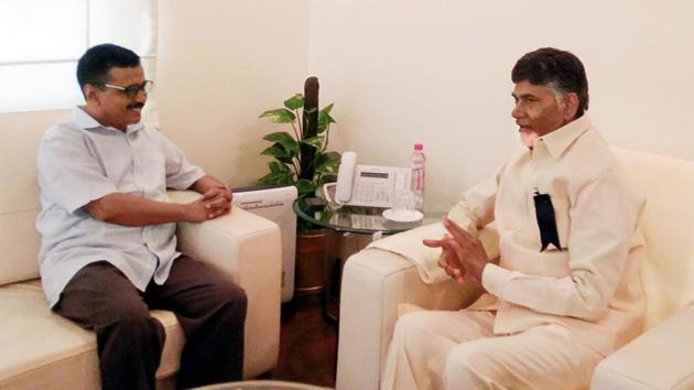 Delhi CM Arvind Kejriwal and Andhra Pradesh CM Chandrababu Naidu at a meeting at Andhra Bhawan in New Delhi.(PTI FILE) Delhi CM Arvind Kejriwal and Andhra Pradesh CM Chandrababu Naidu at a meeting at Andhra Bhawan in New Delhi.(PTI FILE)