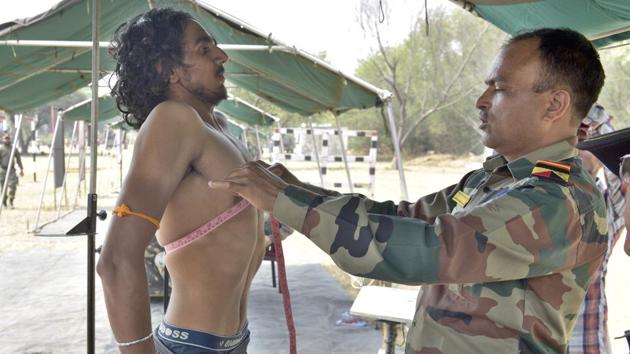 A candidate at the army recruitment rally in Dholewal Cantonment Area in Ludhiana on Wednesday.(Gurpreet Singh/HT)