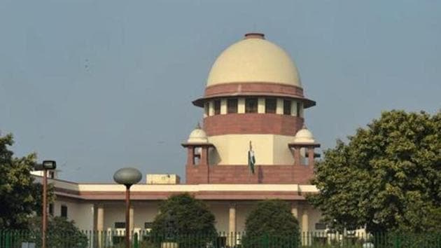 The Supreme Court questioned the government about the protests and ‘dharnas’ by the traders against the ongoing sealing drive.(PTI) The Supreme Court questioned the government about the protests and ‘dharnas’ by the traders against the ongoing sealing drive.(PTI)