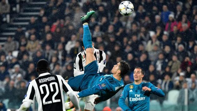 Shortly after a Real Madrid counter-attack yielded a save from Juventus custodian Giangluigi Buffon, Dani Carvajal sent in a cross from the right flank. With his back towards the goal, Ronaldo adjusted his body and attempted the overhead kick. (AFP) Shortly after a Real Madrid counter-attack yielded a save from Juventus custodian Giangluigi Buffon, Dani Carvajal sent in a cross from the right flank. With his back towards the goal, Ronaldo adjusted his body and attempted the overhead kick. (AFP)
