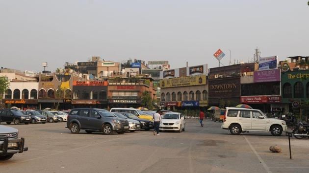 A case was registered against the accused under sections 323 (Punishment for voluntarily causing hurt) and 509 (word, gesture or act intended to insult the modesty of a woman) of the Indian Penal Code at the Sector 29 police station.(Parveen Kumar/HT Photo) A case was registered against the accused under sections 323 (Punishment for voluntarily causing hurt) and 509 (word, gesture or act intended to insult the modesty of a woman) of the Indian Penal Code at the Sector 29 police station.(Parveen Kumar/HT Photo)