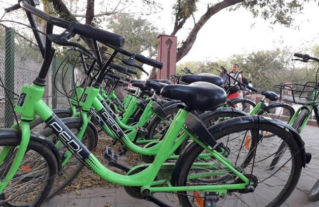 LMC officials said the bicycle scheme is aimed at moving towards a cleaner, greener and healthier tomorrow and strengthen the local transport system.(Pankaj Jaiswal/HT Photo)