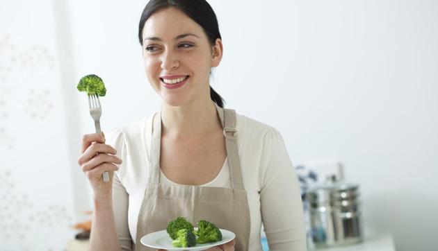 Each 10 grams per day higher in cruciferous vegetable intake was associated with 0.8% lower average carotid artery wall thickness.(Shutterstock)