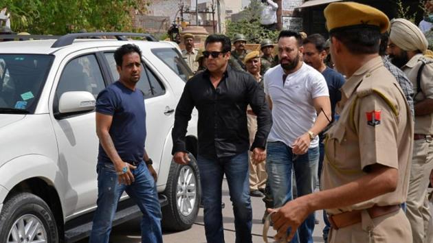 Bollywood actor Salman Khan (2nd L) arrives at a court in Jodhpur in Rajasthan on April 5, 2018.(Reuters) Bollywood actor Salman Khan (2nd L) arrives at a court in Jodhpur in Rajasthan on April 5, 2018.(Reuters)
