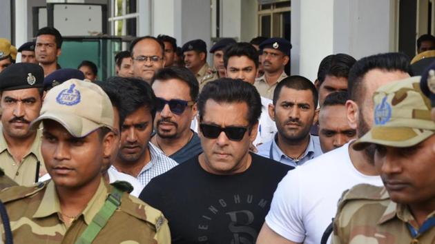 Bollywood actor Salman Khan arrives at the airport in Jodhpur on Wednesday ahead of a verdict in the long-running blackbuck poaching case.(AFP Phto)