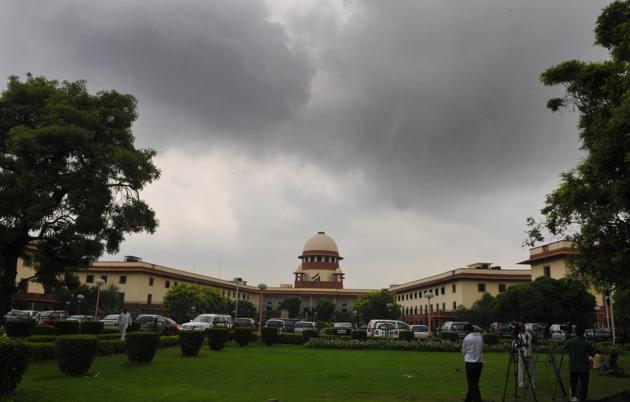 In Delhi, a Supreme Court bench of Chief Justice Dipak Misra agreed to hear on Friday a petition filed by the BJP.(Sonu Mehta/HT FILE PHOTO)