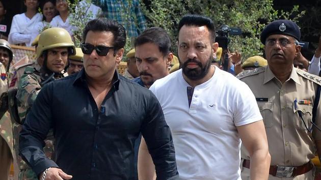Bollywood actor Salman Khan arrives at the court for a hearing in allegations on blackbuck hunting case in Jodhpur.(PTI Photo)