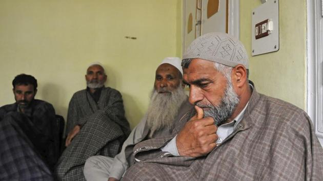 Bashir Khanday, father of slain militant Rouf Khanday, at his home in Dehruna village of Anantnag in south Kashmir.(Waseem Andrabi/HT Photo)