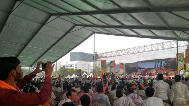Lakhs of workers arrived at the venue. Many said that they were happy with the facilities available, which included snacks, water bottles, newspapers and proper seating arrangements.