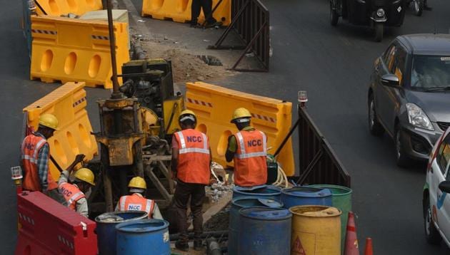 There will be around eight to 10 pillars erected from Paud road flyover till SNDT college.(HT File Photo) There will be around eight to 10 pillars erected from Paud road flyover till SNDT college.(HT File Photo)