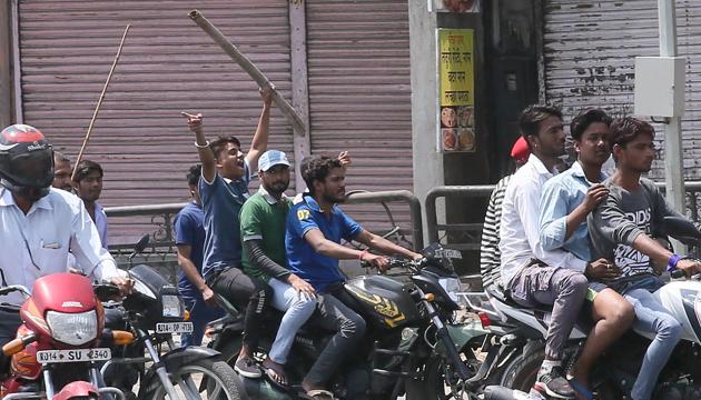 Protesters in Jaipur during a Bharat bandh on April 2 called by Dalit organisations against the alleged dilution of the SC/ST (prevention of atrocities) Act.(HT File Photo) Protesters in Jaipur during a Bharat bandh on April 2 called by Dalit organisations against the alleged dilution of the SC/ST (prevention of atrocities) Act.(HT File Photo)