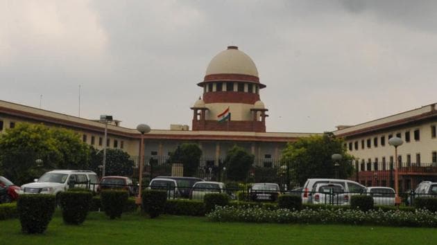The plea to Supreme Court was made by senior advocate Rajeev Dhavan.(Sonu Mehta/HT Photo) The plea to Supreme Court was made by senior advocate Rajeev Dhavan.(Sonu Mehta/HT Photo)