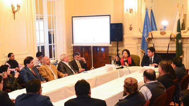 Pakistan’s envoy to the United Nations Maleeha Lodhi at a meeting at the Pakistan Mission to mark Kashmir Solidarity Day, in New York on Friday.(Maleeha Lodhi/Twitter) Pakistan’s envoy to the United Nations Maleeha Lodhi at a meeting at the Pakistan Mission to mark Kashmir Solidarity Day, in New York on Friday.(Maleeha Lodhi/Twitter)