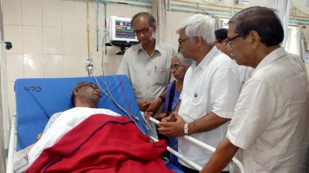 Veteran CPI(M) leader Basudeb Acharya was injured in the clashes. (HT Photo) Veteran CPI(M) leader Basudeb Acharya was injured in the clashes. (HT Photo)