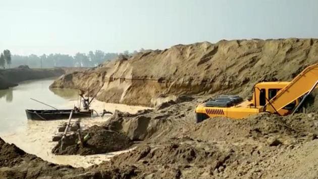 Of 110 contractors who have bid for quarries in the last two auctions, just 50 have paid the earnest money totaling to Rs 130 crore against windfall of Rs 1,100 crore that the mining department had projected.(Representative image)