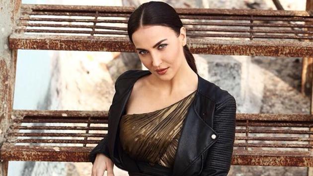 Actor Elli AvrRam is shooting for the Tamil and Kannada remakes of the Bollywood film Queen, starring Kangana Ranaut. Actor Elli AvrRam is shooting for the Tamil and Kannada remakes of the Bollywood film Queen, starring Kangana Ranaut.
