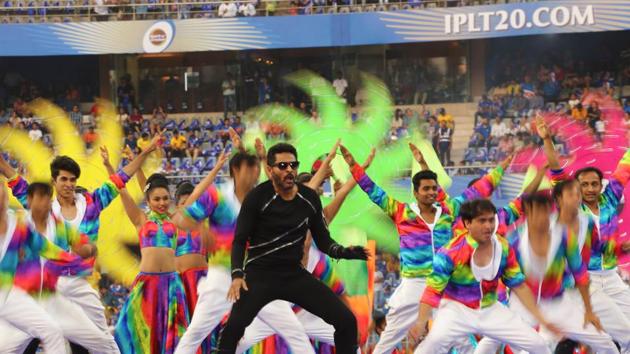 Soon, actor-turned-filmmaker Prabhu Deva joined Varun at the stage. (BCCI )