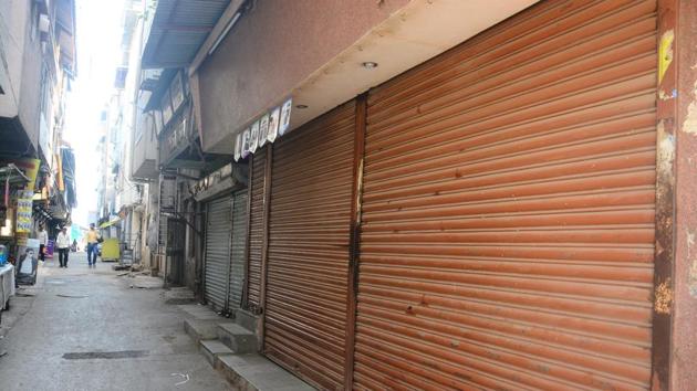 Shops in Ahmednagar’s main markets remained closed on Sunday following a bandh called by the Shiv Sena.(HT Photo)