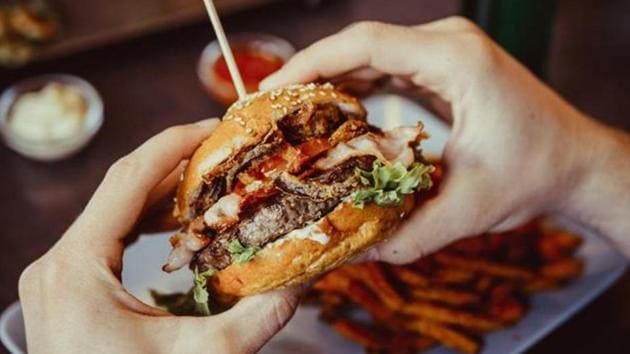 The young daughter of another family very much into the ‘pizza coke culture’ without any physical activity became obese. Shockingly, she was diagnosed with diabetes in her twenties but did not take the prescribed medication or correct her lifestyle.(Shutterstock)