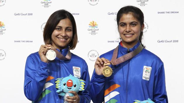 Manu Bhaker (R) continued India’s medal rush at the 2018 Commonwealth Games on Sunday as she won the women’s 10m air pistol title in Gold Coast. (AP)