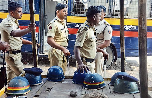 Police force has been deployed at sensitive pockets after the murder of two cadres of Shiv Sena at Ahmednagar in Pune.(SHANKAR NARAYAN/HT PHOTO)