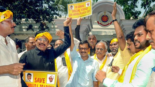 Delhi chief minister Arvind Kejriwal meets MPs from the Telugu Desam Party who were detained at Tughlak Road Police Station for raising slogans outside Prime Minister Narendra Modi's residence in New Delhi, on Sunday.(PTI photo)