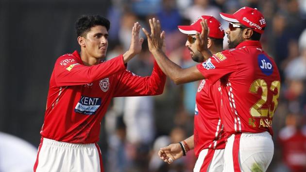 But Mujeeb got Pant in the 10th over which shifted the momentum towards KXIP.  (BCCI ) 