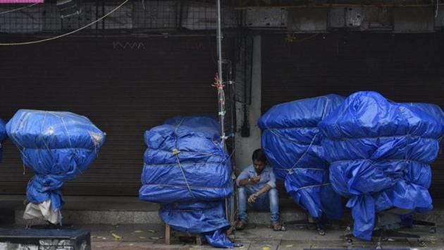 Light rain in several parts of Delhi, brought citizens slight relief from the heat but halted business. The MeT department had predicted a thunderstorm for Monday, accompanied with gusty winds. (Sanchit Khanna / HT Photo) Light rain in several parts of Delhi, brought citizens slight relief from the heat but halted business. The MeT department had predicted a thunderstorm for Monday, accompanied with gusty winds. (Sanchit Khanna / HT Photo)