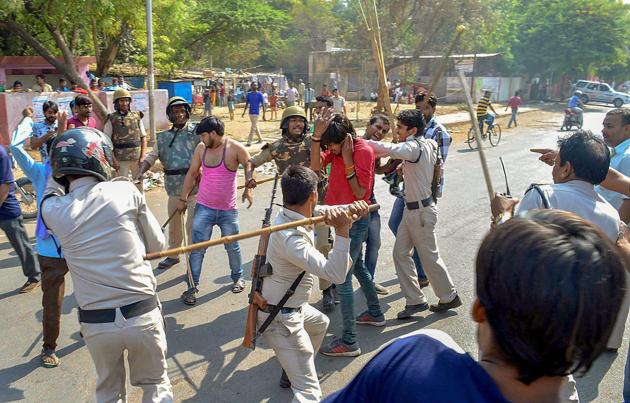 Police lathicharge protestors during the nationwide Bharat Bandh called by Dalit groups on April 2.(PTI/File Photo)