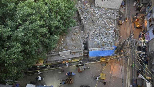 Locals claim the property has since been acquired by builders. The High court, terming plans to destroy it as an “extremely serious” matter has made Shahjahanabad Redevelopment Corporation (SRDC) a respondent. The Delhi Police has also been directed against any construction in violation of the law on this heritage property. (Anushree Fadnavis / HT Photo) Locals claim the property has since been acquired by builders. The High court, terming plans to destroy it as an “extremely serious” matter has made Shahjahanabad Redevelopment Corporation (SRDC) a respondent. The Delhi Police has also been directed against any construction in violation of the law on this heritage property. (Anushree Fadnavis / HT Photo)