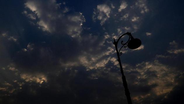 Despite the rain, there was no respite from the heat as the city recorded the temperature at 37.7 degrees Celsius on Sunday. (HT File Photo) Despite the rain, there was no respite from the heat as the city recorded the temperature at 37.7 degrees Celsius on Sunday. (HT File Photo)
