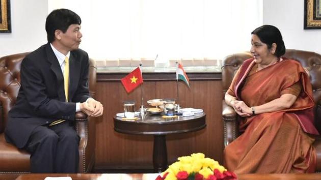 Vietnam’s vice foreign minister Dang Dinh Quy with external affairs minister Sushma Swaraj in New Delhi on Tuesday.(MEA Twitter)