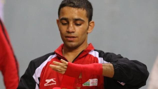 Amit Panghal beat Aqeel Ahmed 4-1 in the quarterfinals at the 2018 Commonwealth Games.(Twitter)