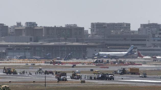 The runways were shut from Monday for monsoon-related maintenance work, leading to cancellation of 225 flights on both the days.(Satish Bate/HT Photo)