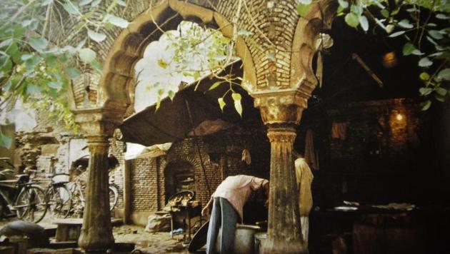 An undated picture of Haksar ki Haveli published in ‘Delhi — The Emperor’s City, Rediscovering Chandni Chowk and its Environs’, authored by Union minister Vijay Goel. Sarup Narain ki Haveli, as it was known in the early 19th century, was originally a three-storeyed structure located at the end of Sadak Prem Narain Bazaar – intersection of Churiwalan and Bazaar Sita Ram, and the abode of one of the locality’s distinguished Kashmiri pandit families. (Roli Books) An undated picture of Haksar ki Haveli published in ‘Delhi — The Emperor’s City, Rediscovering Chandni Chowk and its Environs’, authored by Union minister Vijay Goel. Sarup Narain ki Haveli, as it was known in the early 19th century, was originally a three-storeyed structure located at the end of Sadak Prem Narain Bazaar – intersection of Churiwalan and Bazaar Sita Ram, and the abode of one of the locality’s distinguished Kashmiri pandit families. (Roli Books)