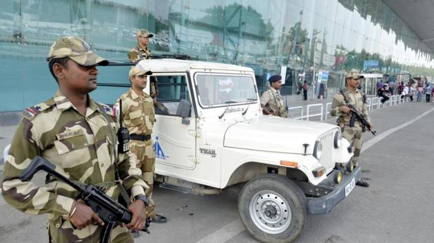 CISF personnel stand guard outside Sri Guru Ram Das Jee International Airport in Amritsar.(HT File Photo) CISF personnel stand guard outside Sri Guru Ram Das Jee International Airport in Amritsar.(HT File Photo)