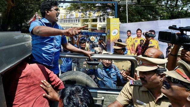 Police detain activists of Tamilzhar Vazhvu Urmayi Katchi who were staging an anti-IPL protest outside MA Chidambaram stadium in Chennai on Tuesday.(PTI)