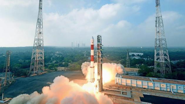 PSLV-C40 carrying Cartosat series along with 30 other satellites lifts off from first launch pad at Sriharikota.(PTI Photo)