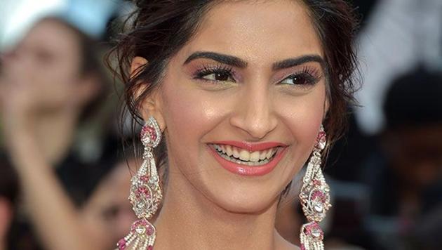 What Is Diet Sabya It S An Anonymous Instagram Account Sonam Kapoor Alia Bhatt Follow Hindustan Times Sonam kapoor is the daughter of anil kapoor, a well known bollywood actor. what is diet sabya it s an anonymous