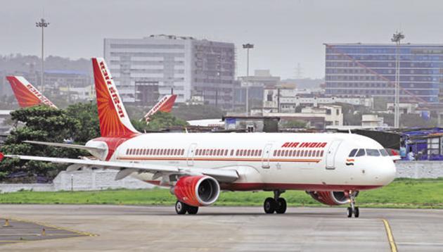 In January, Leslie Thng, the chief executive of Vistara, a joint-venture between Tata and Singapore Airlines told reporters its owners were open to evaluating a bid for Air India(Abhijit Bhatlekar/Mint)