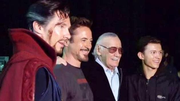 Benedict Cumberbatch, Robert Downey Jr , Stan Lee and Tom Holland on the sets of Avengers Infinity War.(YouTube)