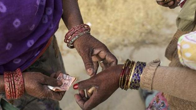 Retail inflation fell in March to 4.28%, as food prices fell, government data showed on Thursday. (Dhiraj Singh/Bloomberg) Retail inflation fell in March to 4.28%, as food prices fell, government data showed on Thursday. (Dhiraj Singh/Bloomberg)