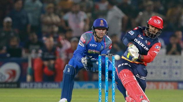 Delhi were set a target of 71 from 6 overs, but the visitors struggled to put up the runs. (IPL) 
